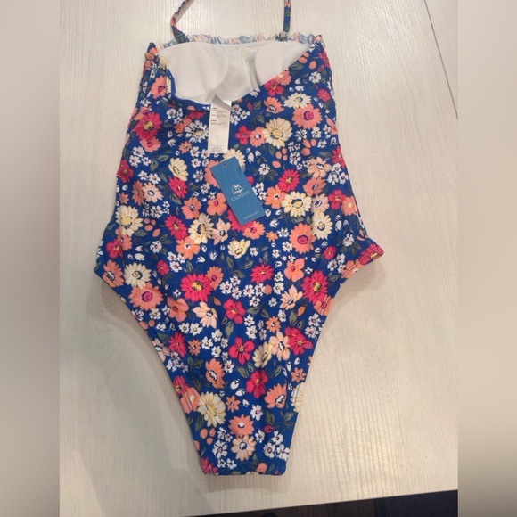 Cupshe Italian Country Ruffled Smocked
One Piece Swimsuit - Picture 5 of 7